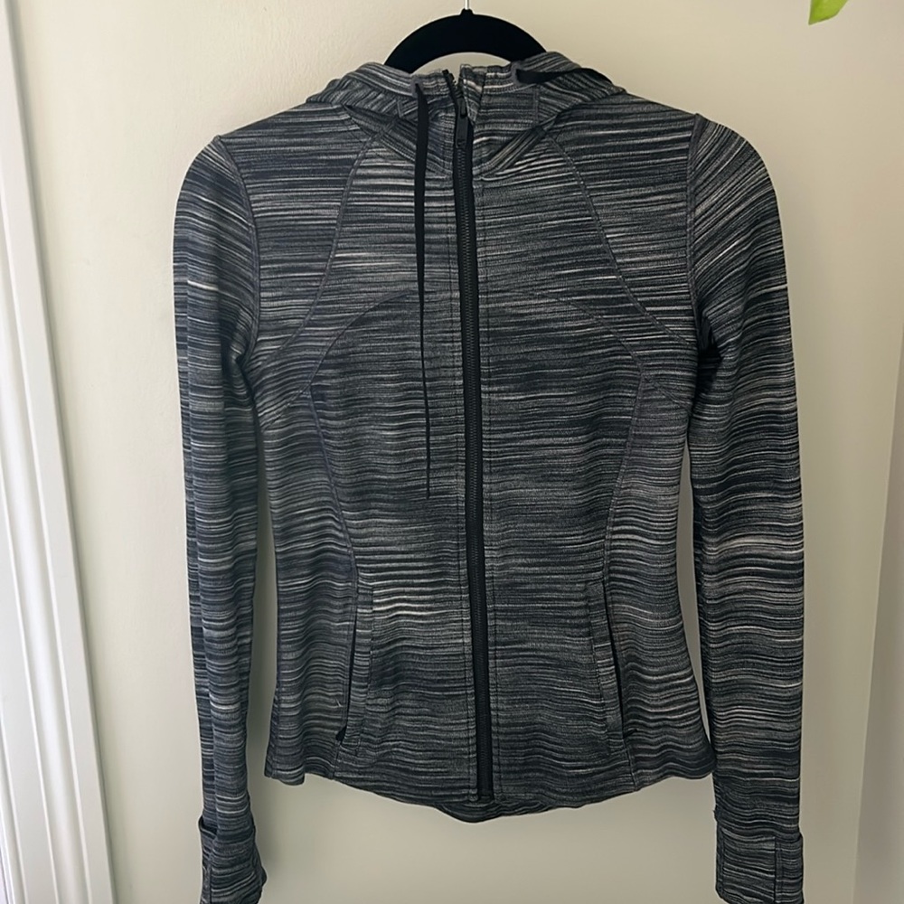 Size 6 Lululemon hoodie, like new